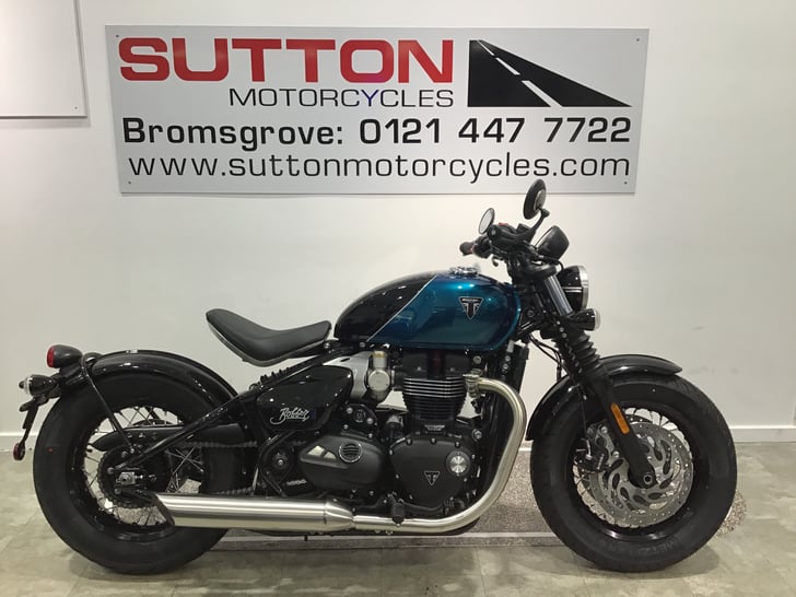 TRIUMPH BONNEVILLE BOBBER