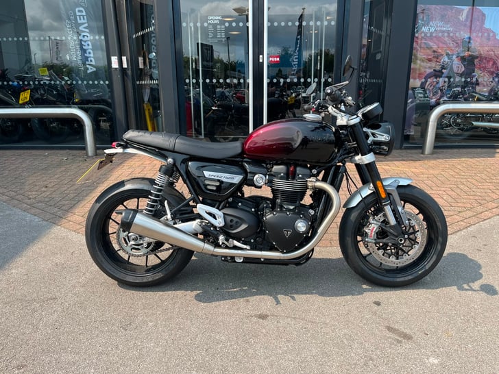TRIUMPH SPEED TWIN 1200