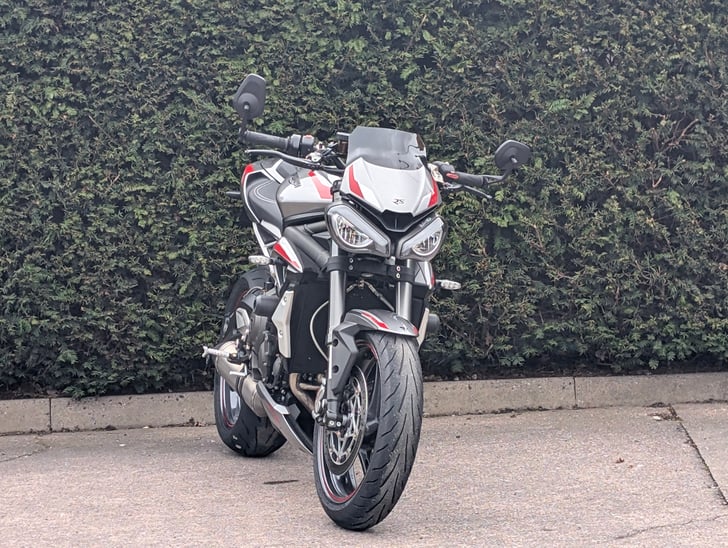 TRIUMPH STREET TRIPLE 765 RS