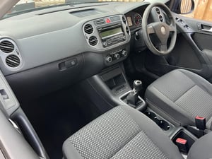 Used Volkswagen TIGUAN TIGUAN 2.0 TDI S 4WD EURO 5 5DR for sale in Chesterfield | Image 2