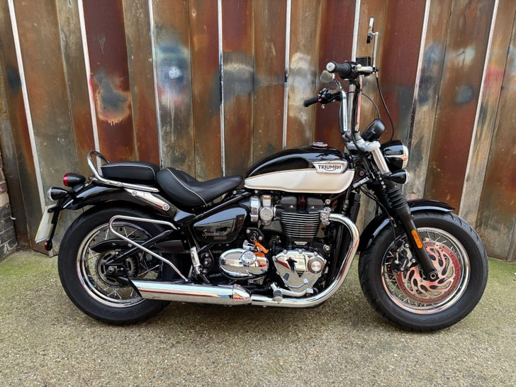 Triumph SPEEDMASTER 1200