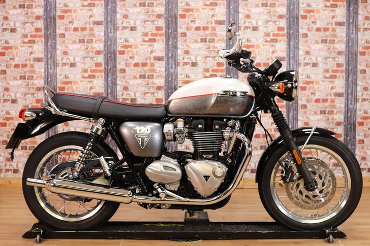 Triumph BONNEVILLE T120