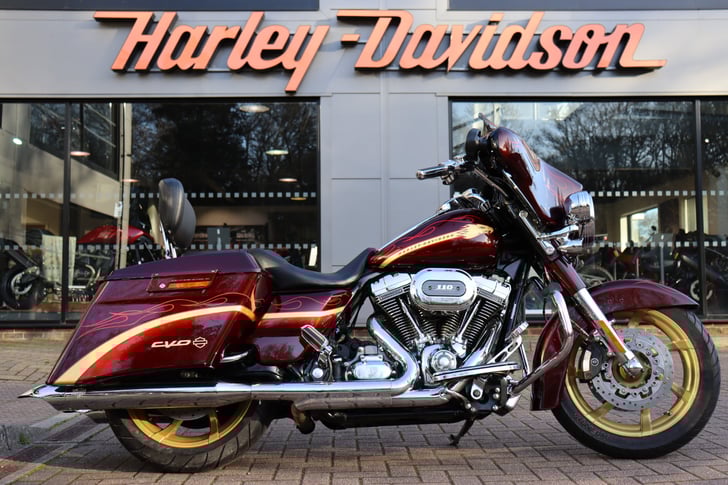 Harley-Davidson CVO FLHXSE STREET GLIDE