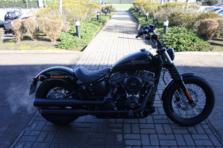 Harley-Davidson FXBB STREET BOB 1745 18 