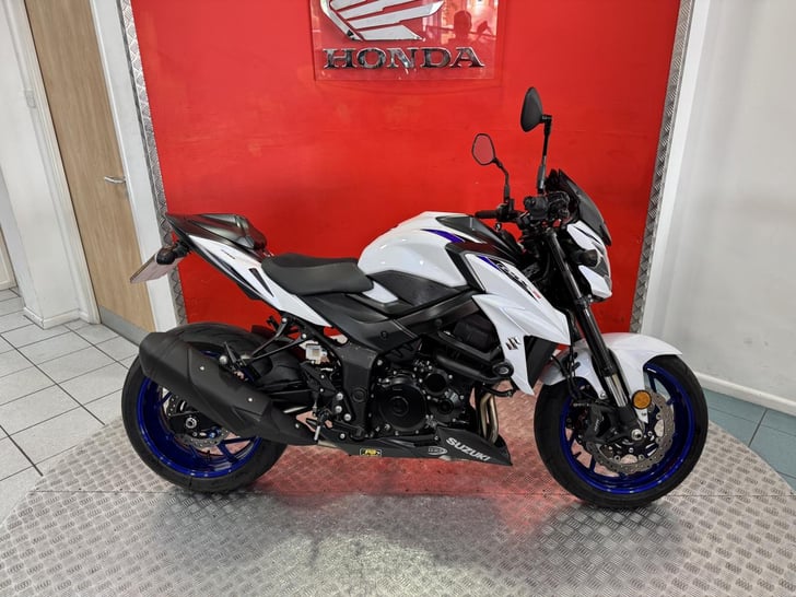 Suzuki GSX-S750