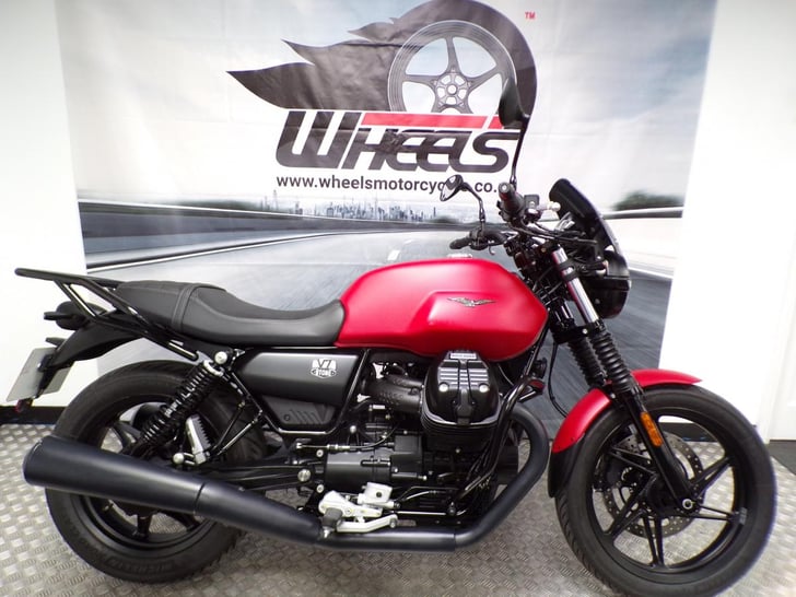 Moto Guzzi V7 IV STONE