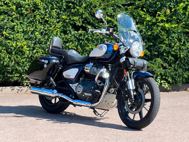 ROYAL ENFIELD SUPER METEOR 650