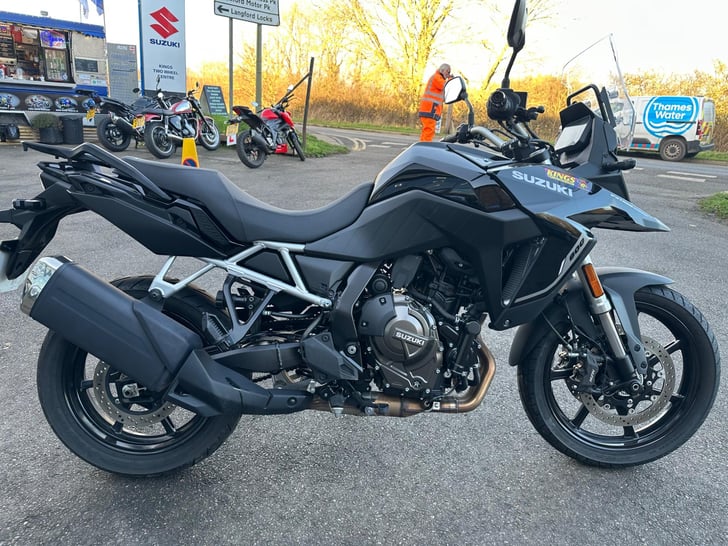 Suzuki V-STROM 800RE