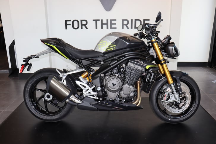 TRIUMPH SPEED TRIPLE 1200 RS