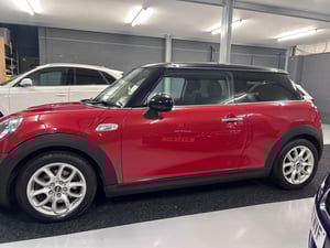 Used Mini HATCH HATCH 2.0 COOPER SD EURO 6 (S/S) 3DR for sale in Chesterfield | Image 3