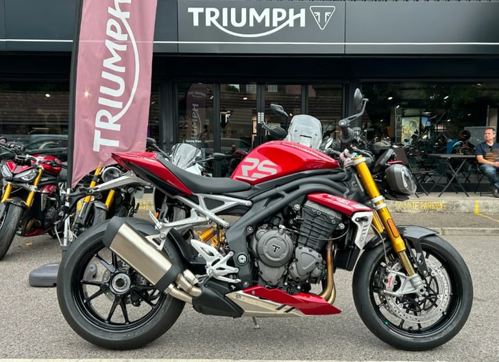 TRIUMPH SPEED TRIPLE 1200 RS