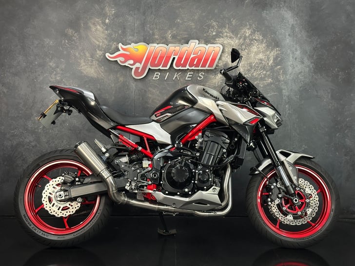 Kawasaki Z900 900 SUPERNAKED