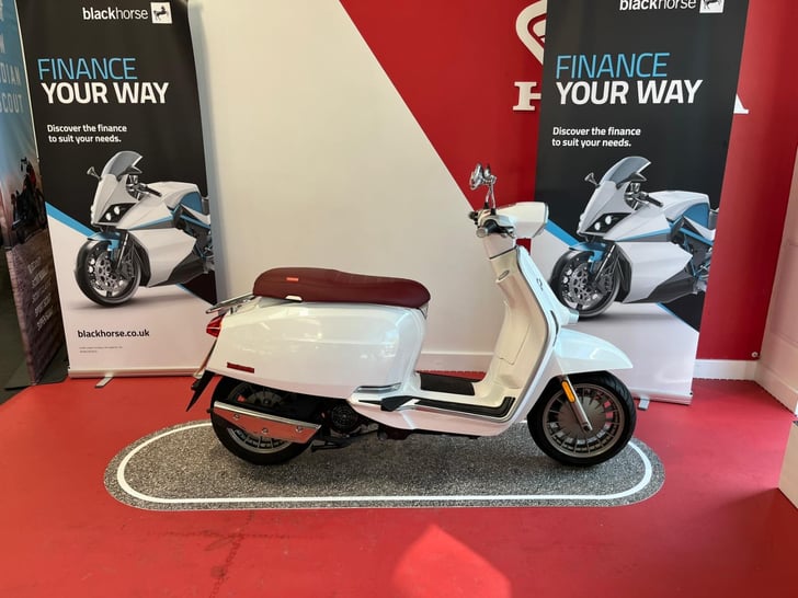 Lambretta V125 SPECIAL