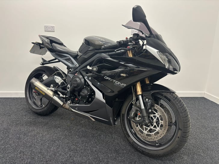 Triumph DAYTONA 675