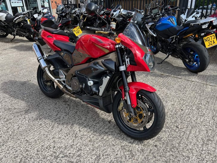 APRILIA TUONO 1000 FIGHTER