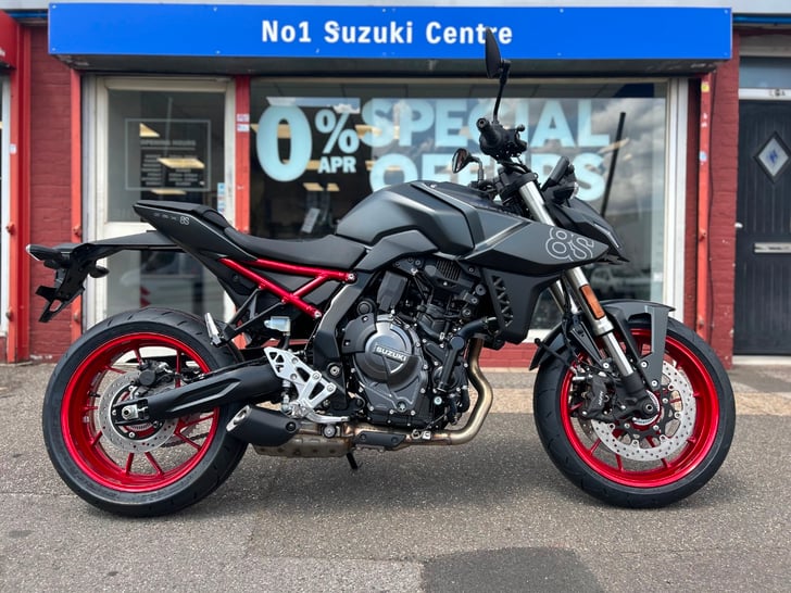 Suzuki GSX-8S