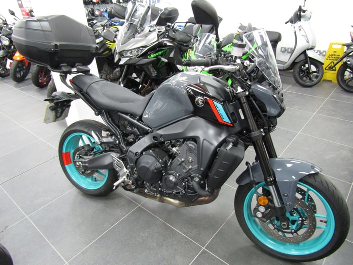 Yamaha MT-09 900 HYPER-NAKED