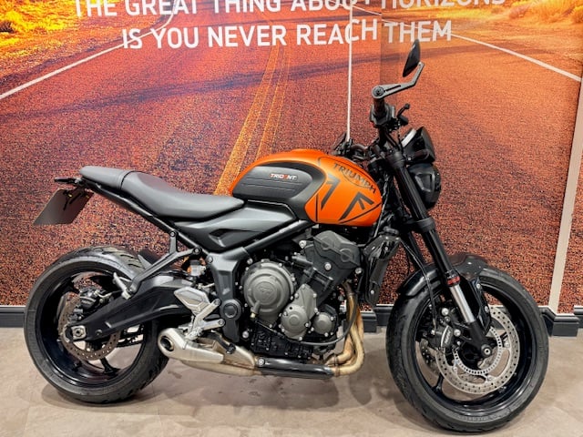 TRIUMPH TRIDENT 660