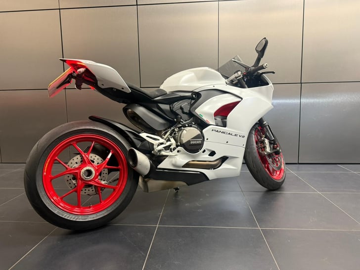 Ducati PANIGALE V2