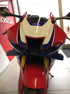Used Honda CBR1000RR-R FIREBLADE SP CBR1000RR-R FIREBLADE SP for sale in Newcastle upon Tyne | Image 2