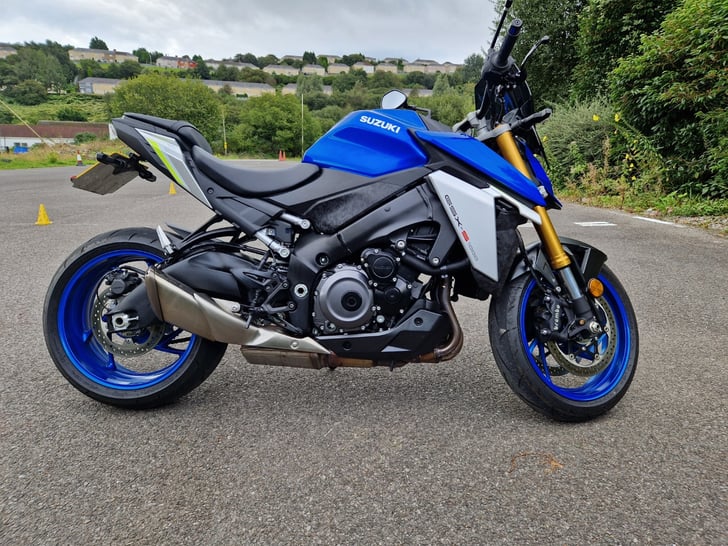 SUZUKI GSX-S1000