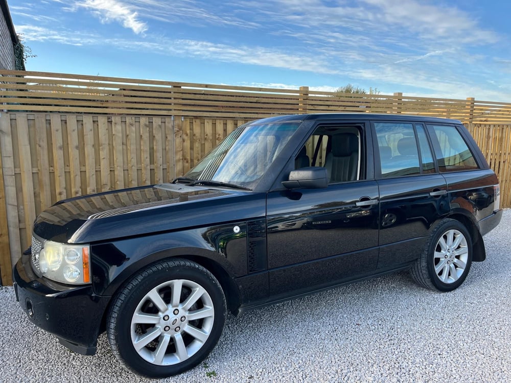 Used Land Rover RANGE ROVER RANGE ROVER 4.2 V8 SUPERCHARGED VOGUE SE 5DR for sale in Chesterfield