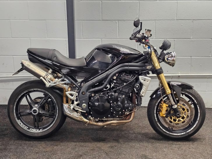 Triumph SPEED TRIPLE 1050