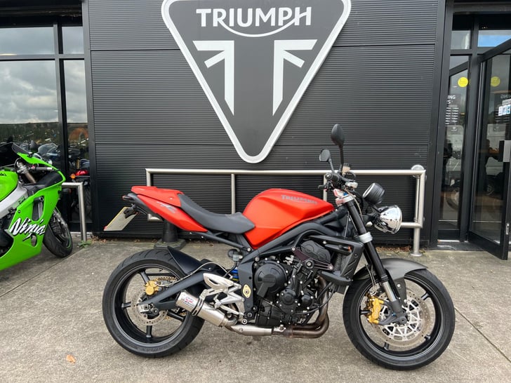 Triumph STREET TRIPLE 675 R