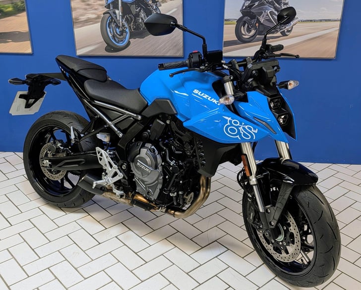 Suzuki GSX-8S 800