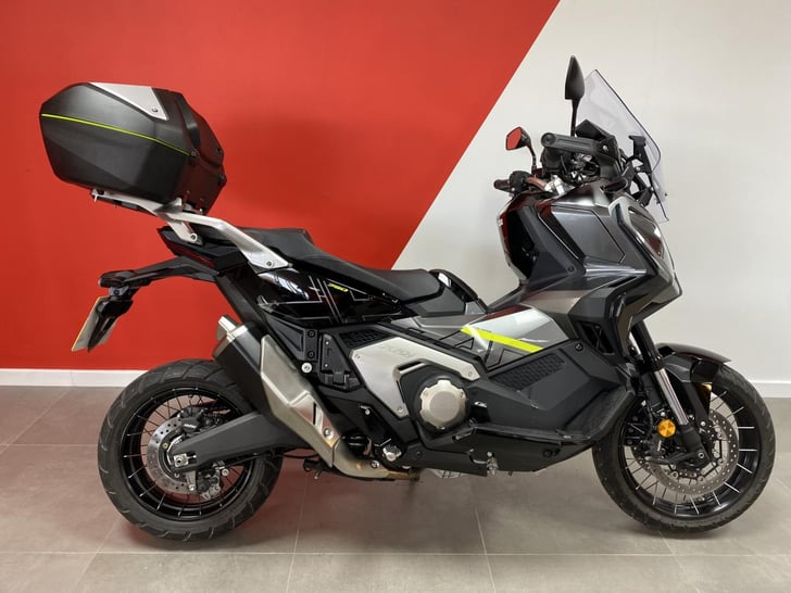 Honda ADV 750-R 