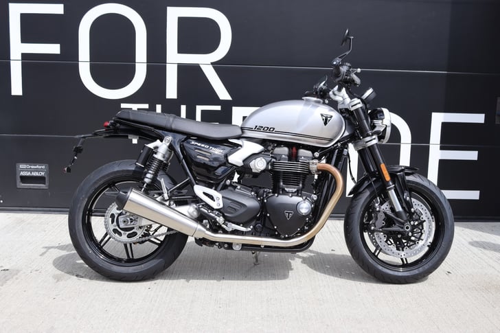 TRIUMPH SPEED TWIN 1200