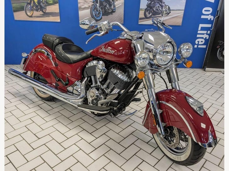 INDIAN MOTORCYCLE CHIEF CLASSIC 1811