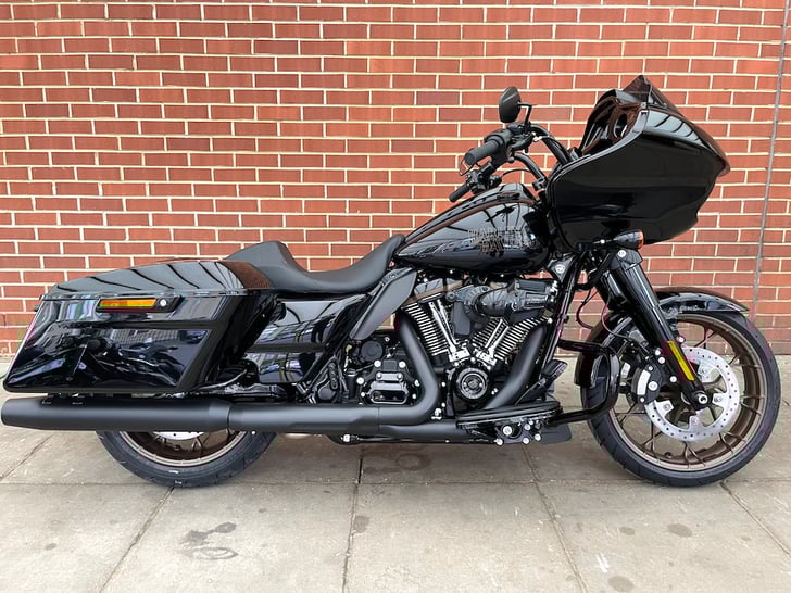 Harley-Davidson FLTRXST ROAD GLIDE ST 