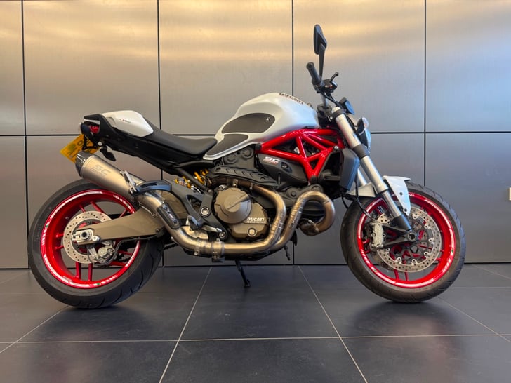 Ducati MONSTER 821