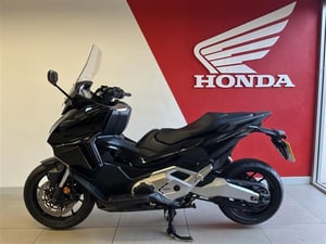 Used Honda FORZA 750 FORZA 750 DCT for sale in Newcastle upon Tyne | Image 2