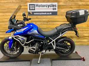 Used Triumph TIGER 900 GT LOW TIGER 900 GT LOW for sale in Swindon | Image 2