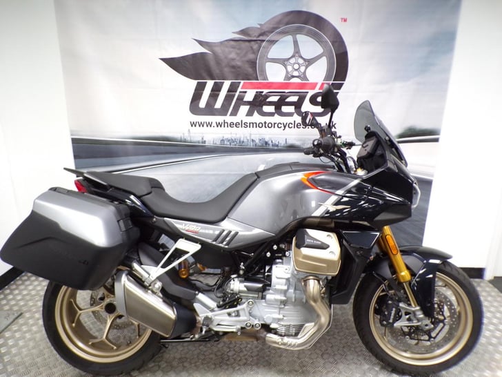 Moto Guzzi V100 Mandello S