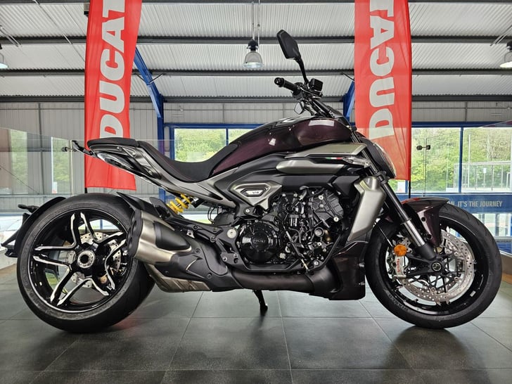 Ducati XDIAVEL V4