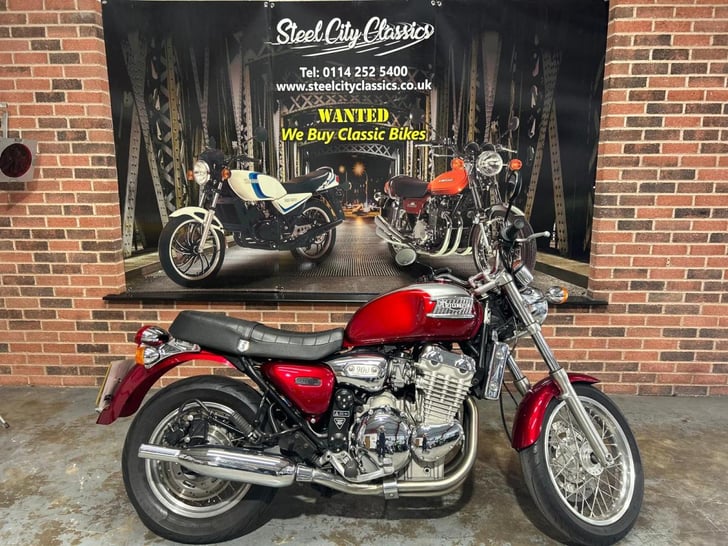 Triumph THUNDERBIRD 900