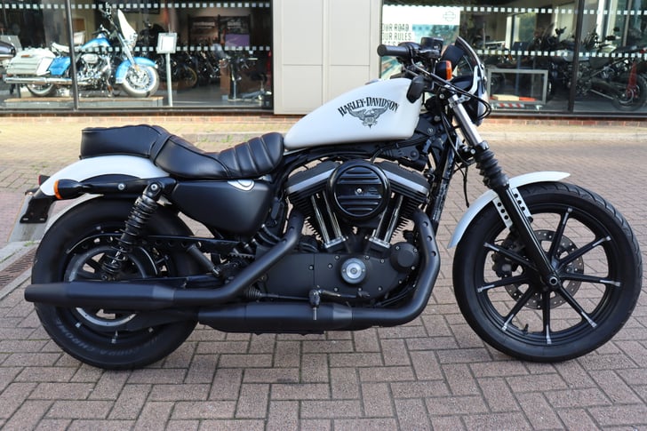 Harley-Davidson SPORTSTER XL883N IRON