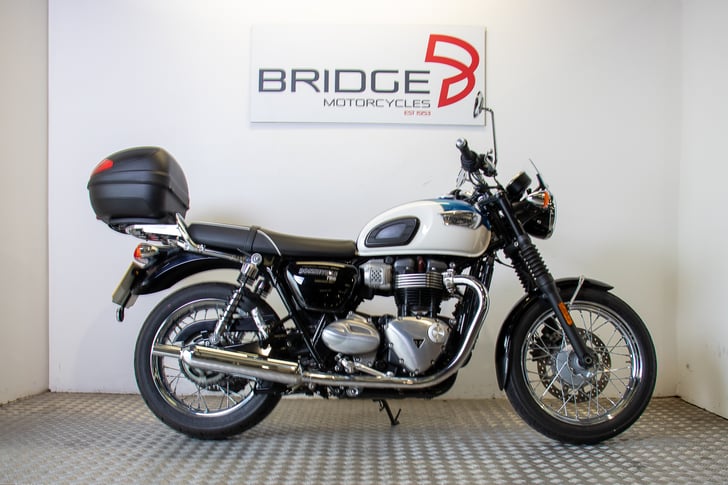Triumph BONNEVILLE T100