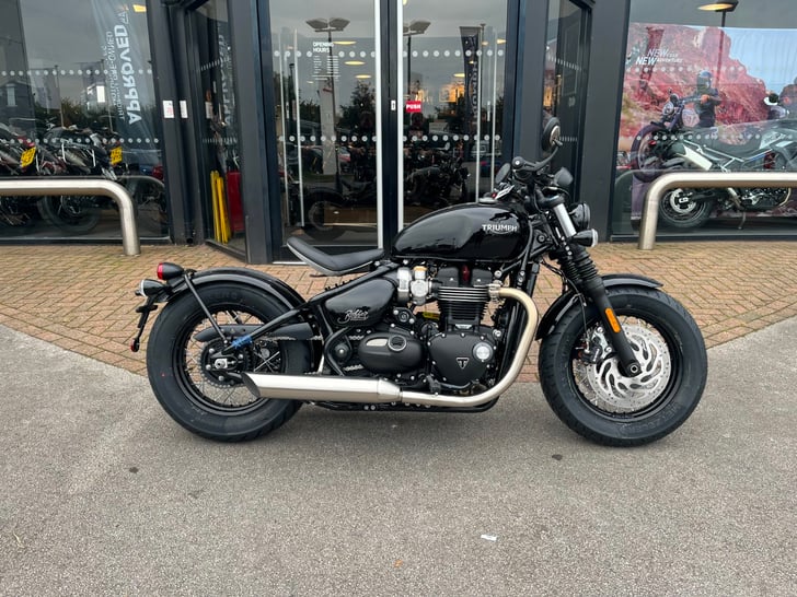 TRIUMPH BONNEVILLE BOBBER
