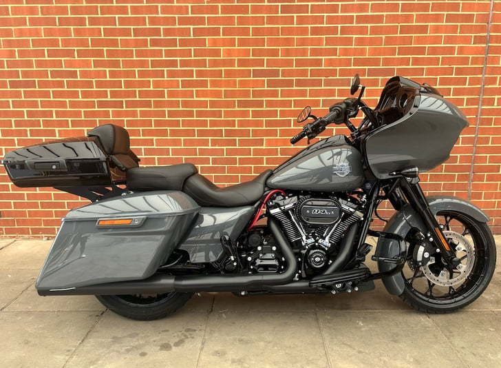 HARLEY-DAVIDSON TOURING FLTRX ROAD GLIDE