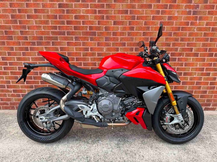 DUCATI STREETFIGHTER V2 S