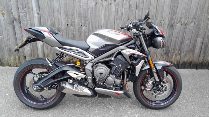 TRIUMPH STREET TRIPLE RS