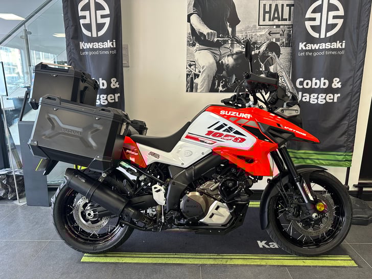 Here's a photo of the SUZUKI V-STROM 1050XT TOUR, currently available for sale