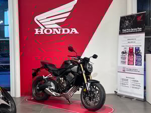 Used Honda CB650R E-CLUTCH CB650R E-CLUTCH for sale in Newcastle-under-Lyme | Image 3