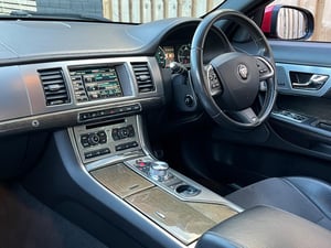 Used Jaguar XF XF 3.0D V6 R-SPORT AUTO EURO 5 (S/S) 4DR for sale in Chesterfield | Image 2