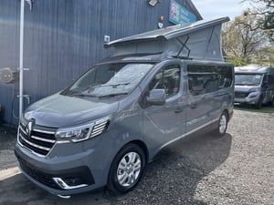 Used Burstner PLAYA PLAYA for sale in Wythall | Image 3