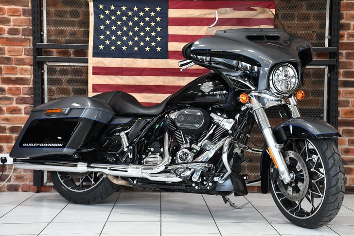 HARLEY-DAVIDSON TOURING FLHXS STREET GLIDE SPECIAL